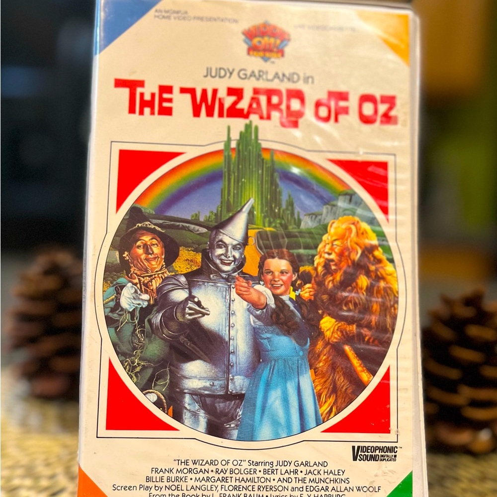 Original Wizard of Oz VHS tape - JUDY GARLAND 🦁🐻🐯👧🏻🌟🔥In GREAT condition!!